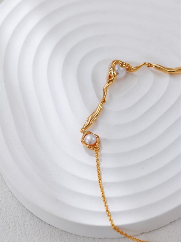 Streamlined Metal Pearl Necklace - Image 5