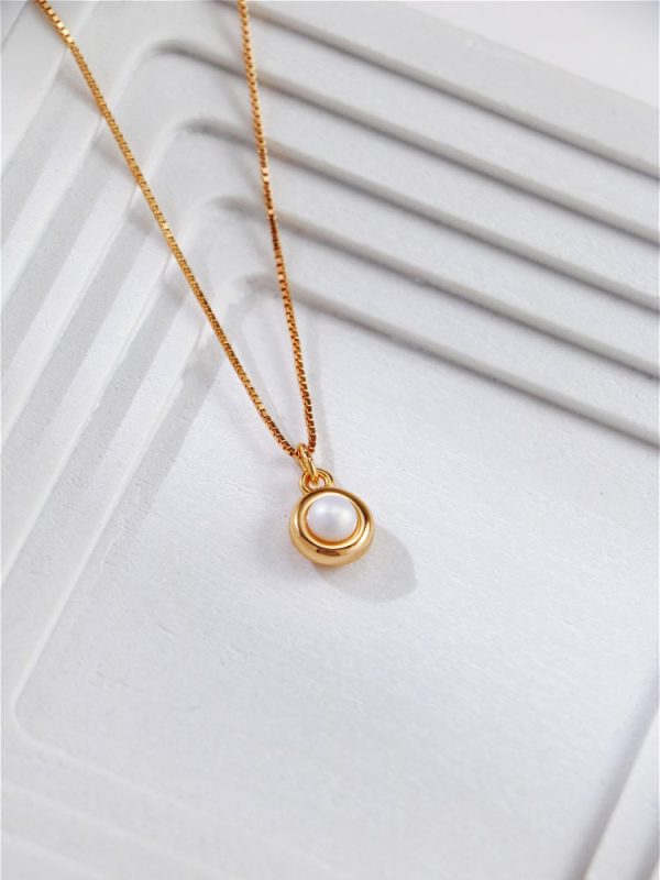 Pearl Pendant Necklace