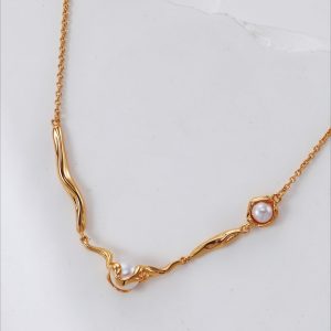 Streamlined Metal Pearl Necklace