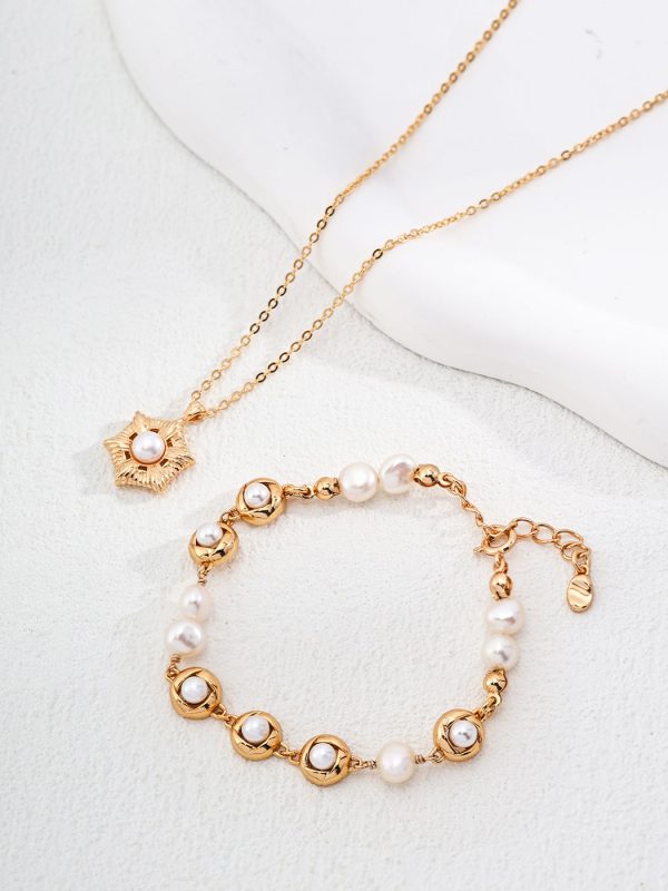 Hexagonal Pendant Pearl Necklace - Image 2